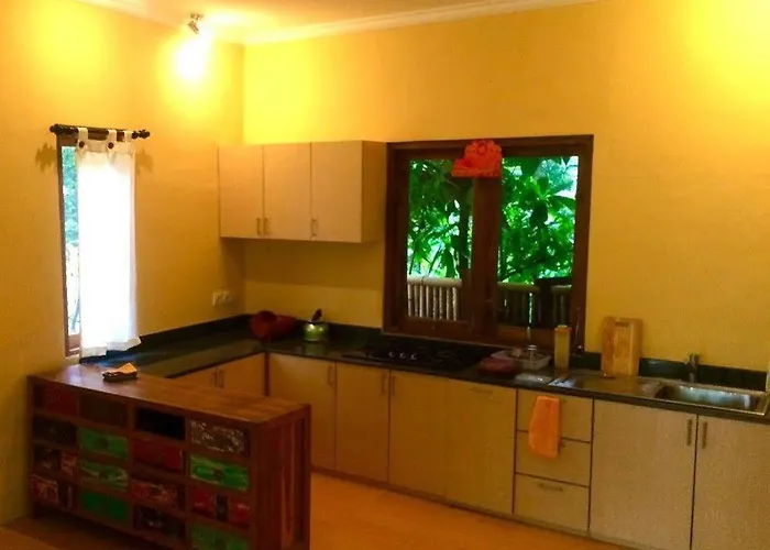 Shanti Toya Ashram 2*