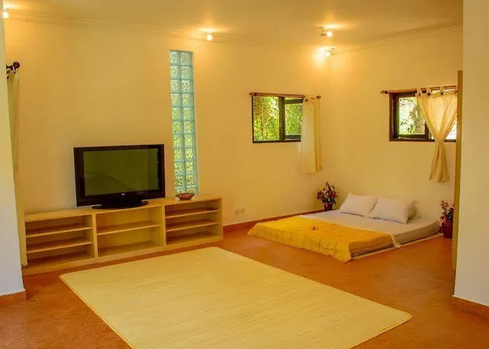 Shanti Toya Ashram 2*